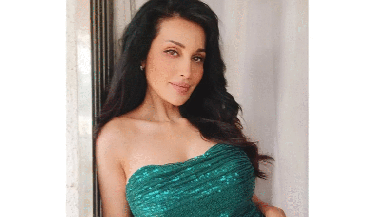 Flora Saini